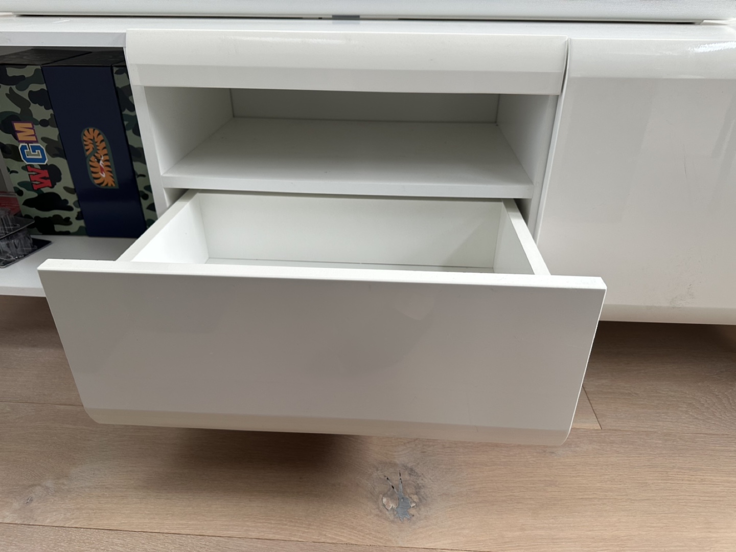 White Entertainment Unit with Black Legs - photo 5