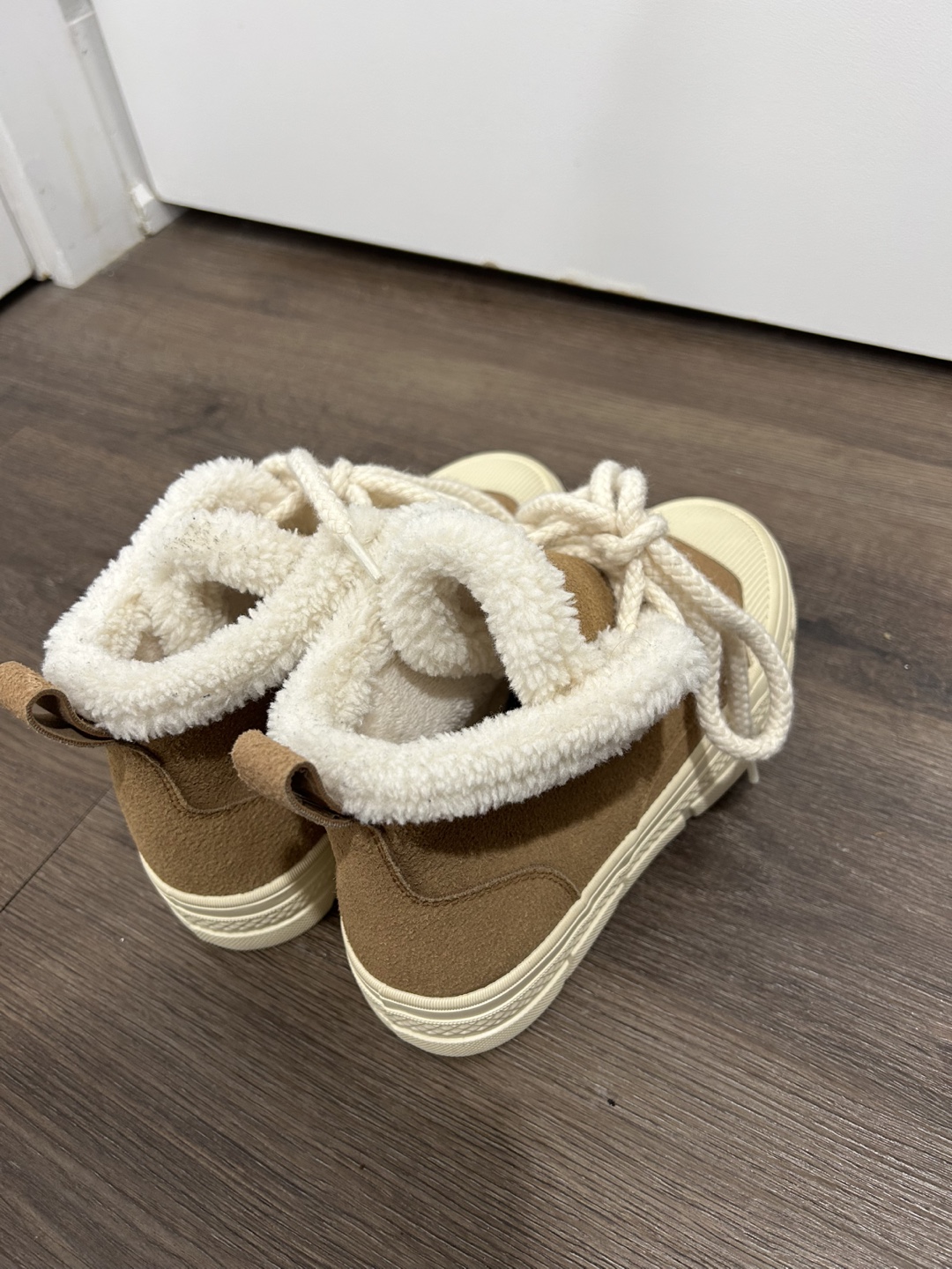 Brown winter Faux Fur Lined Boots and bag - photo 3