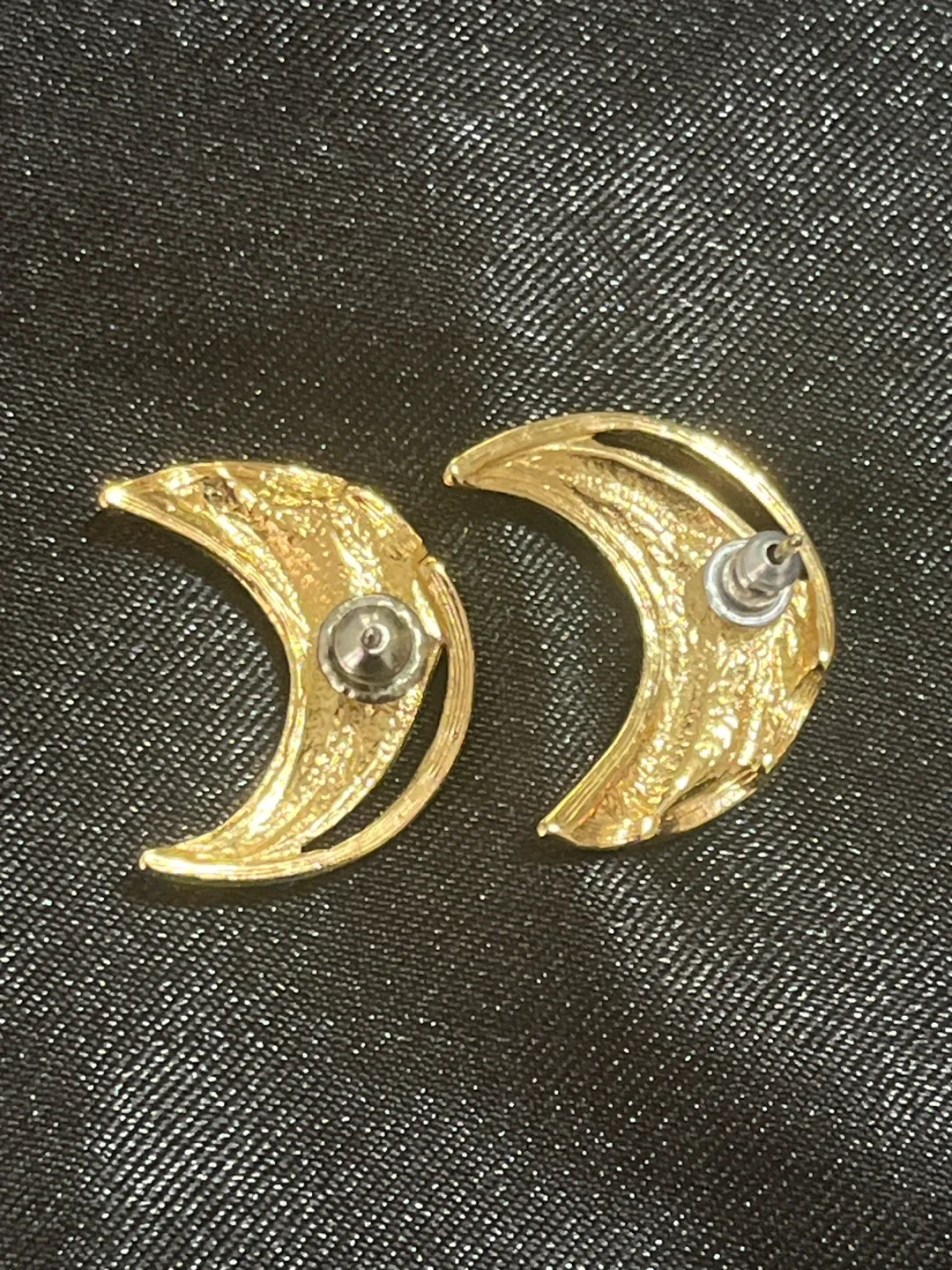 Gold Tone Crescent Moon Earrings image indicator(2)