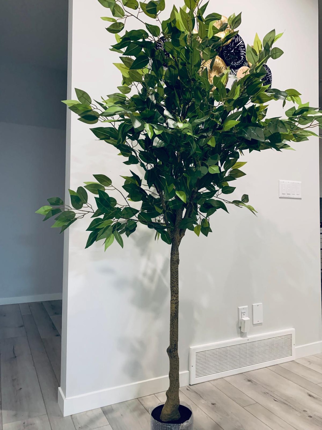 Brand new OAKRED 6FT Silk Artificial Ficus Tree with Natural Woo - photo 5