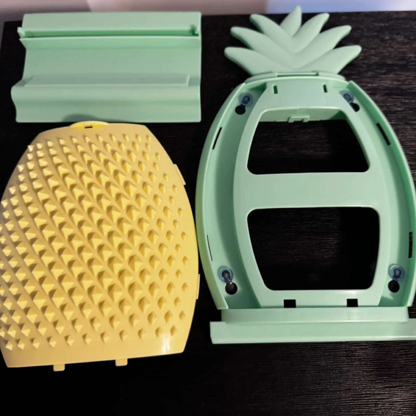 Pineapple Cat Self Groom Tool image indicator(3)
