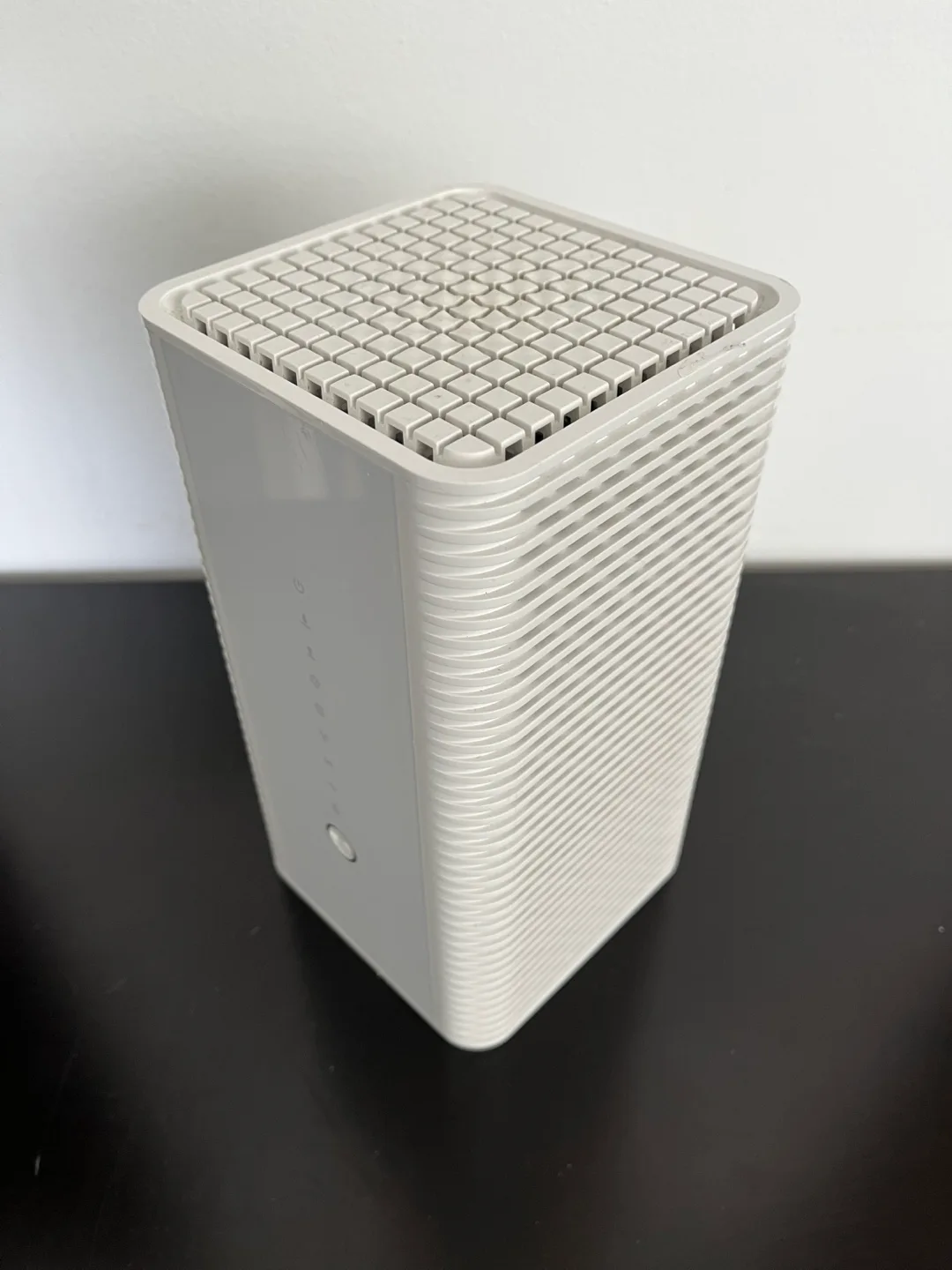 Hitron CODA-4582U WiFi Gateway image indicator(2)