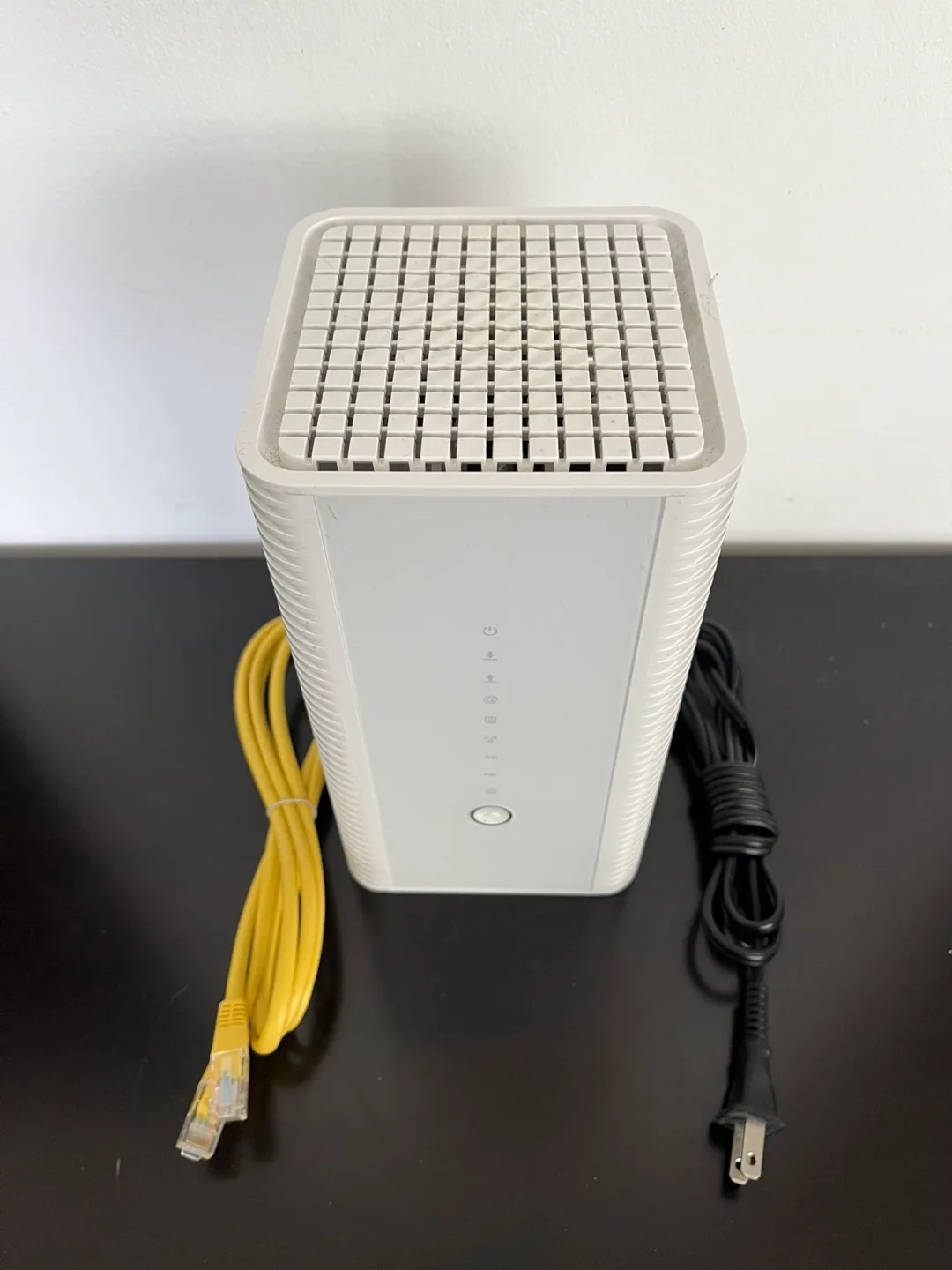 Hitron CODA-4582U WiFi Gateway image indicator(9)