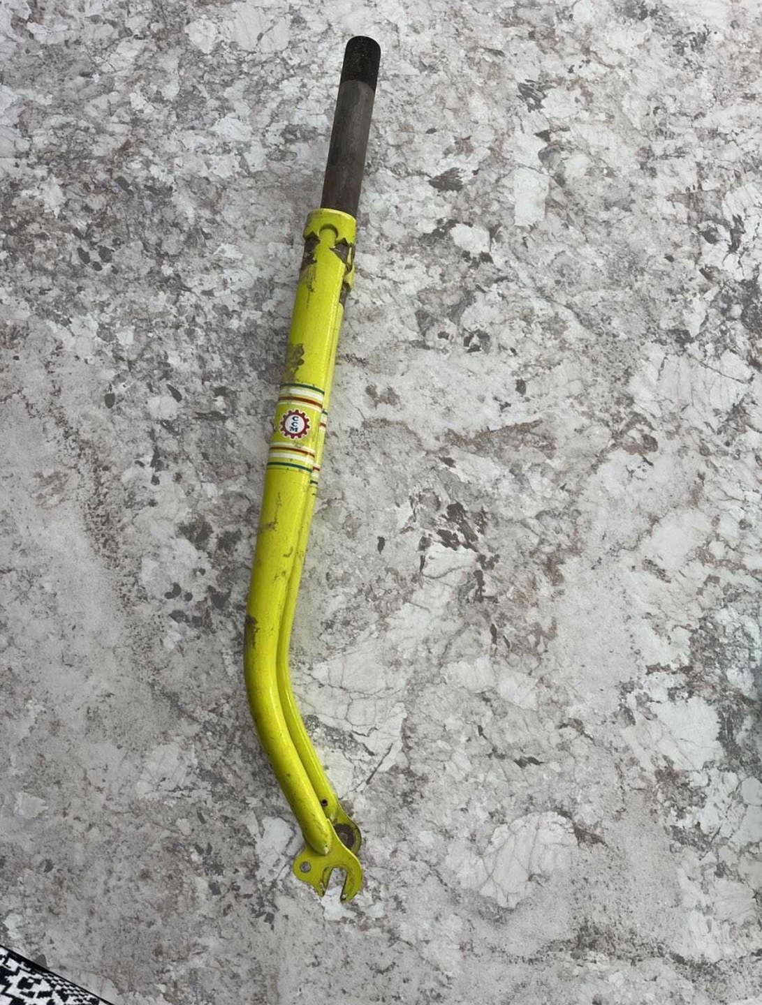 Vintage Yellow Bicycle Fork - photo 2