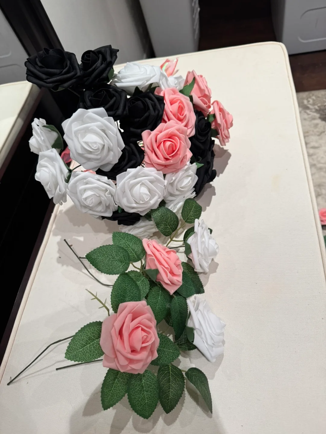 67 Artificial Roses 🌹 with 🍃 - image indicator(3)