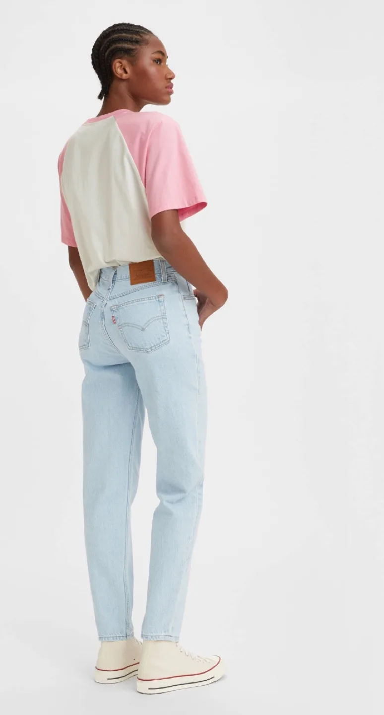 NWT Levi’s 80’s Mom Jeans 25/30 image indicator(3)