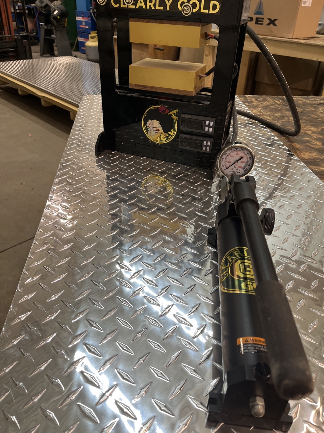Clearly Gold Hydraulic Press - photo 4