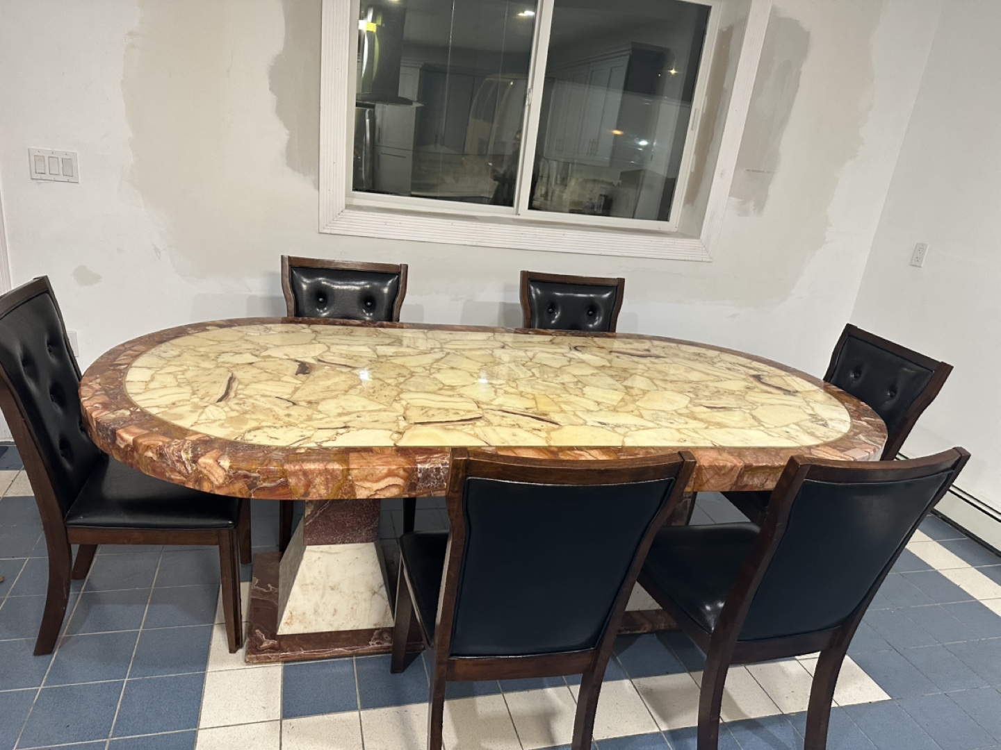 Furniture - photo 2