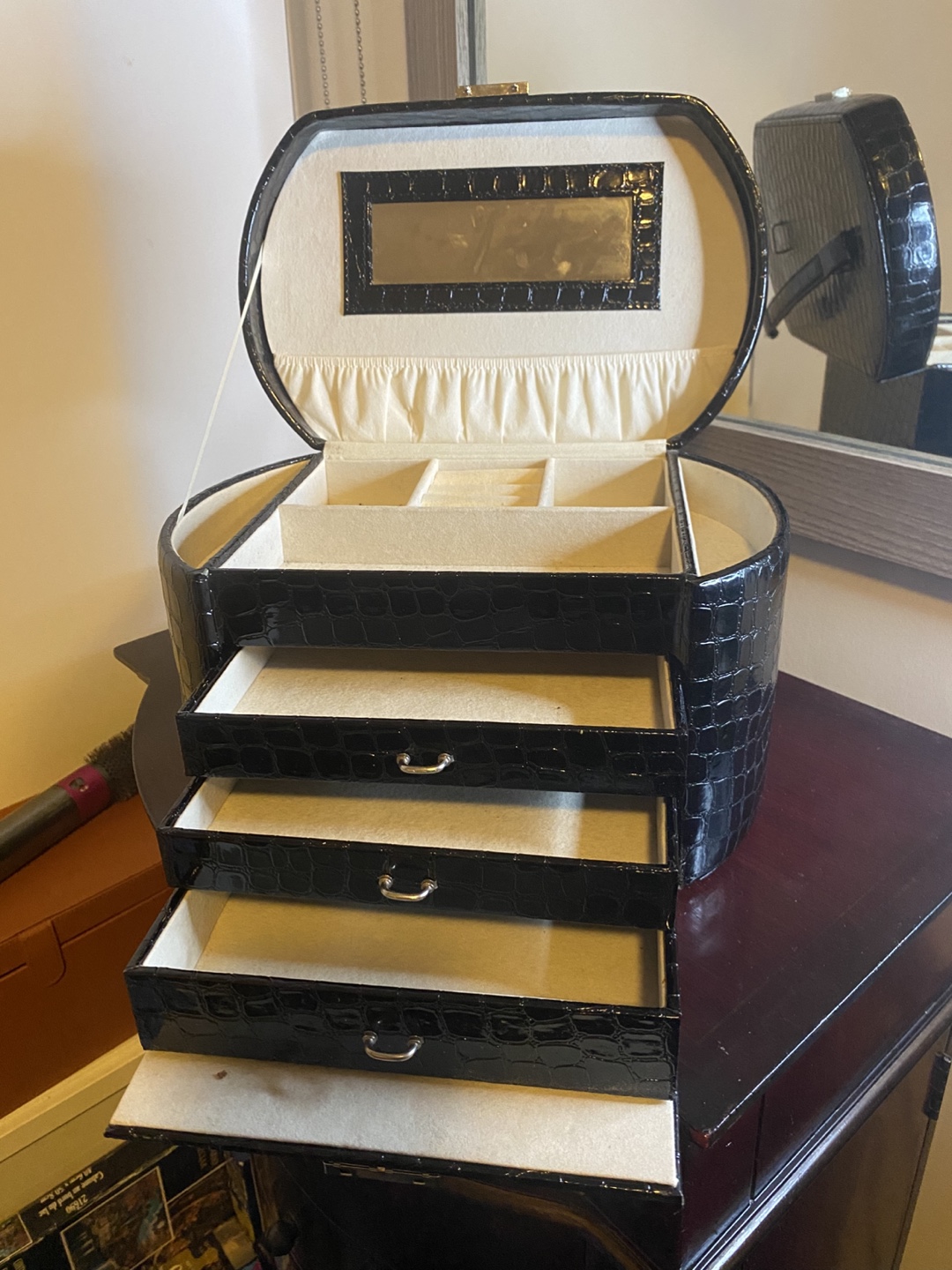 Black Crocodile Pattern Jewelry Box - photo 2