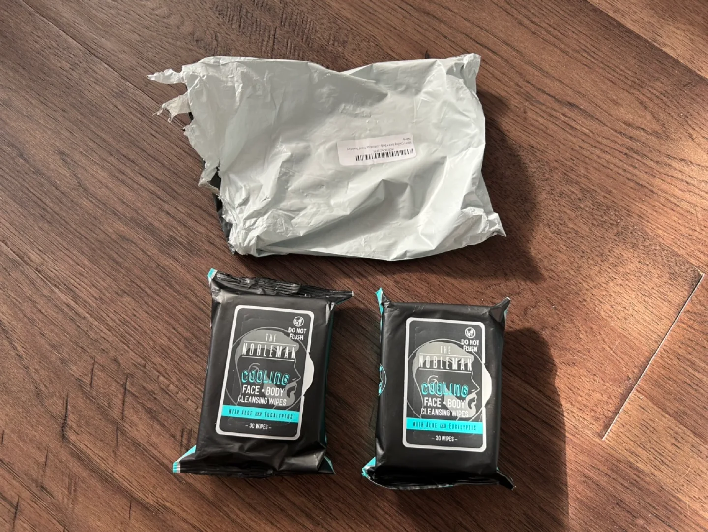 The Nobleman Cooling Face + Body Cleansing Wipes image indicator(3)