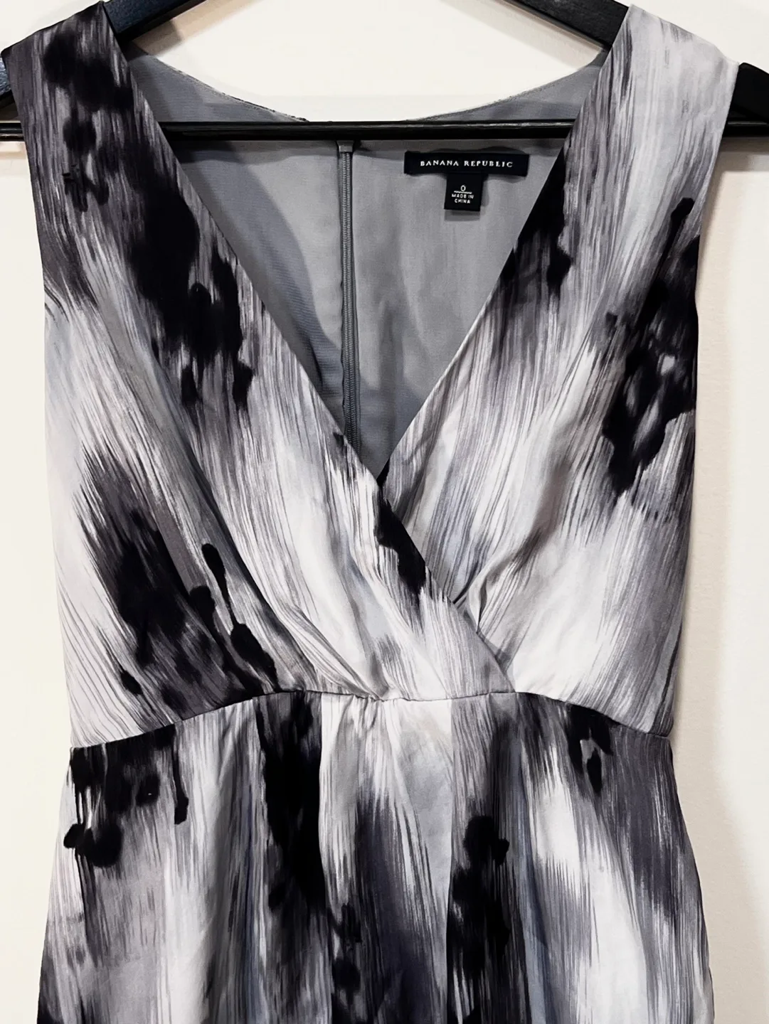 Banana Republic dress image indicator(2)