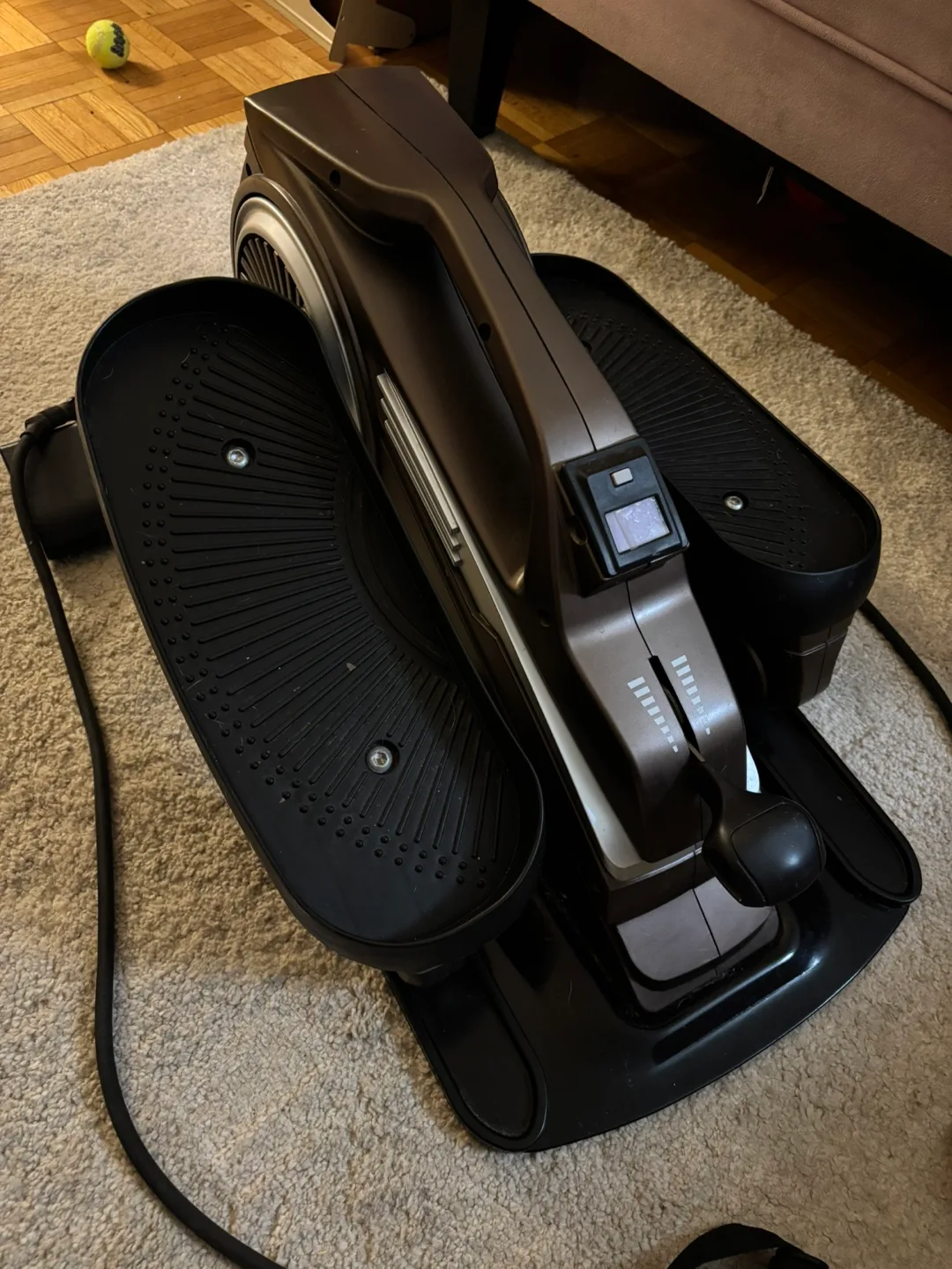 Free Elliptical Trainer -  Compact and portable image indicator(2)