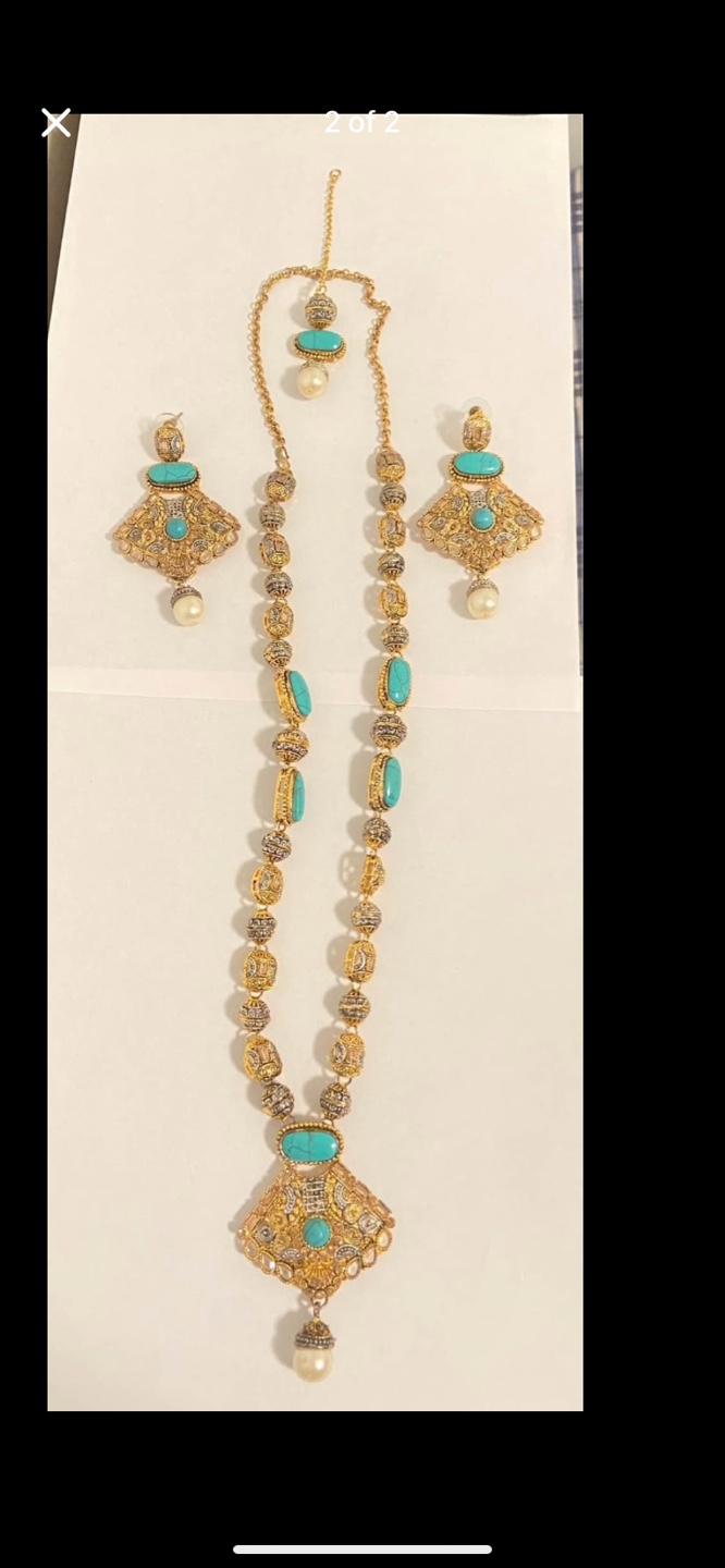 Gold Tone Turquoise and Pearl Necklace Set