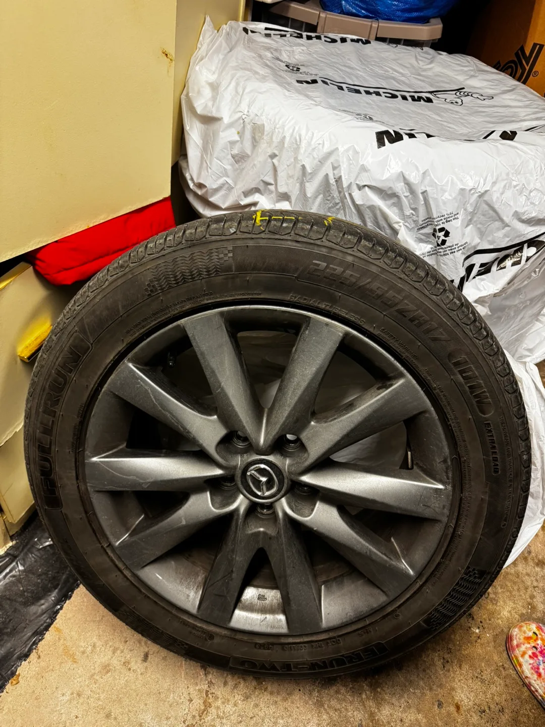 Mazda 17 inch alloy wheels and tires image indicator(2)