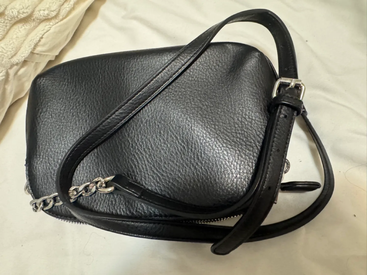 David Jones Black Chain Strap Crossbody Bag image indicator(4)
