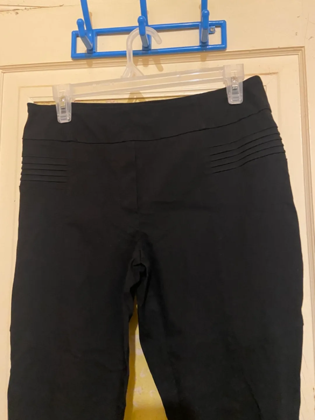 Reitmans Women’s pants size 9 image indicator(2)