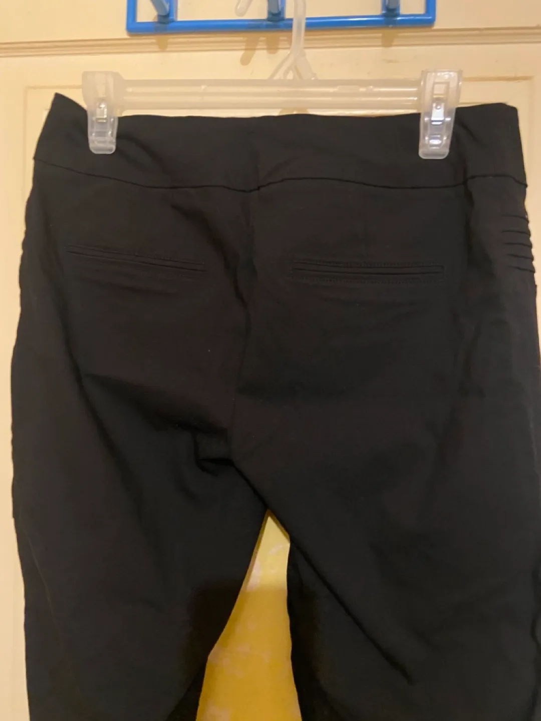 Reitmans Women’s pants size 9 image indicator(4)