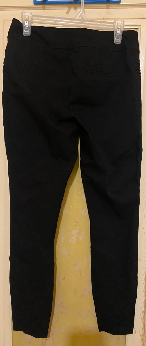 Reitmans Women’s pants size 9 image indicator(3)