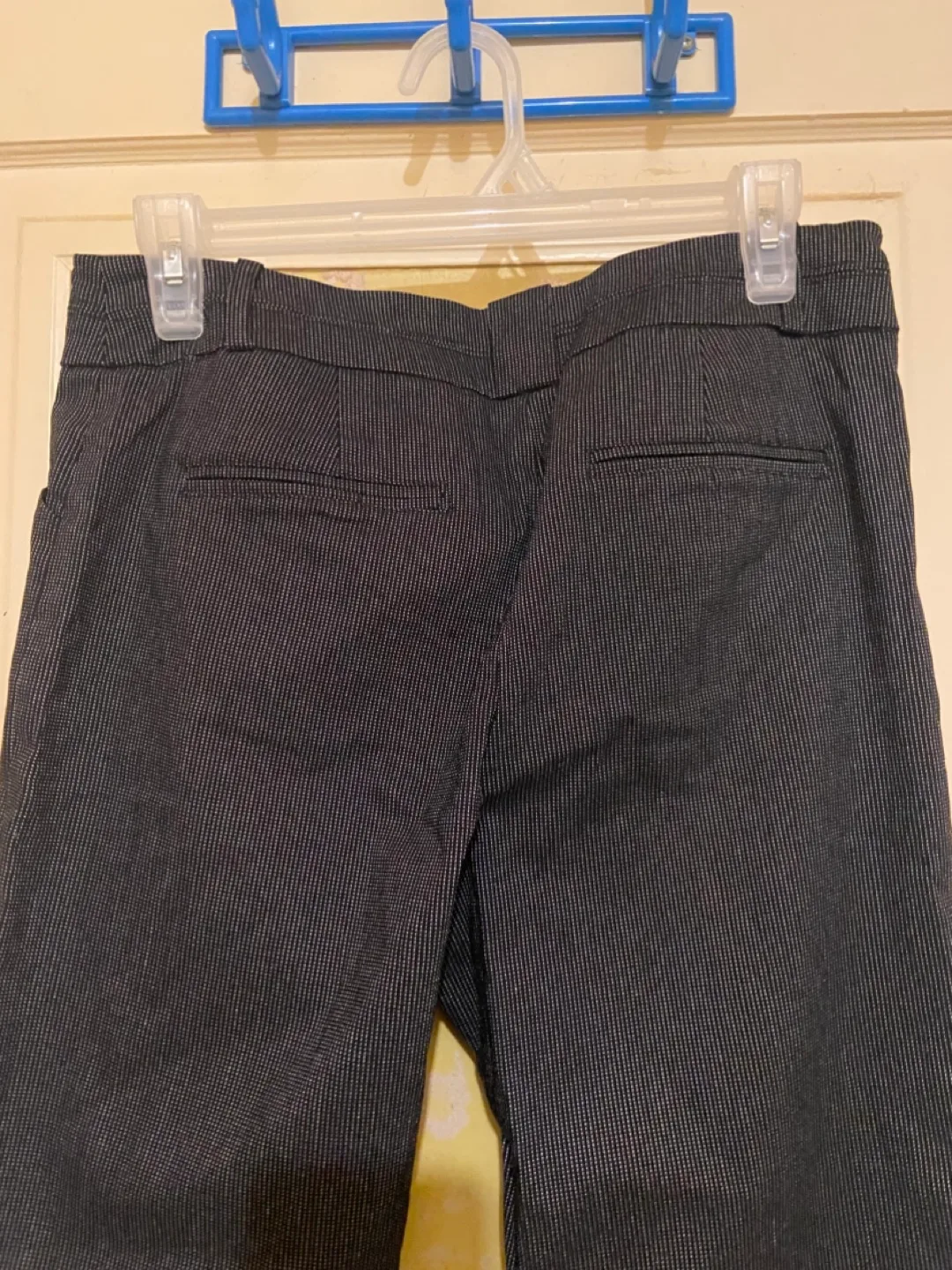 Reitmans Women’s pants size Petites 8 image indicator(5)