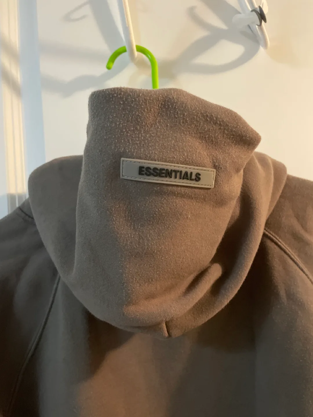 Essentials men’s Hoodie like new size L image indicator(3)