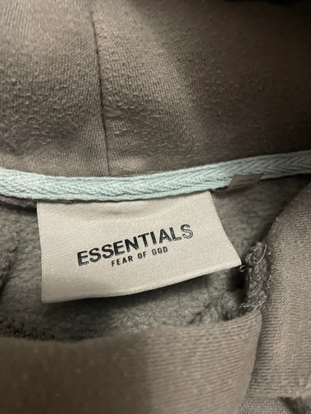 Essentials men’s Hoodie like new size L image indicator(4)