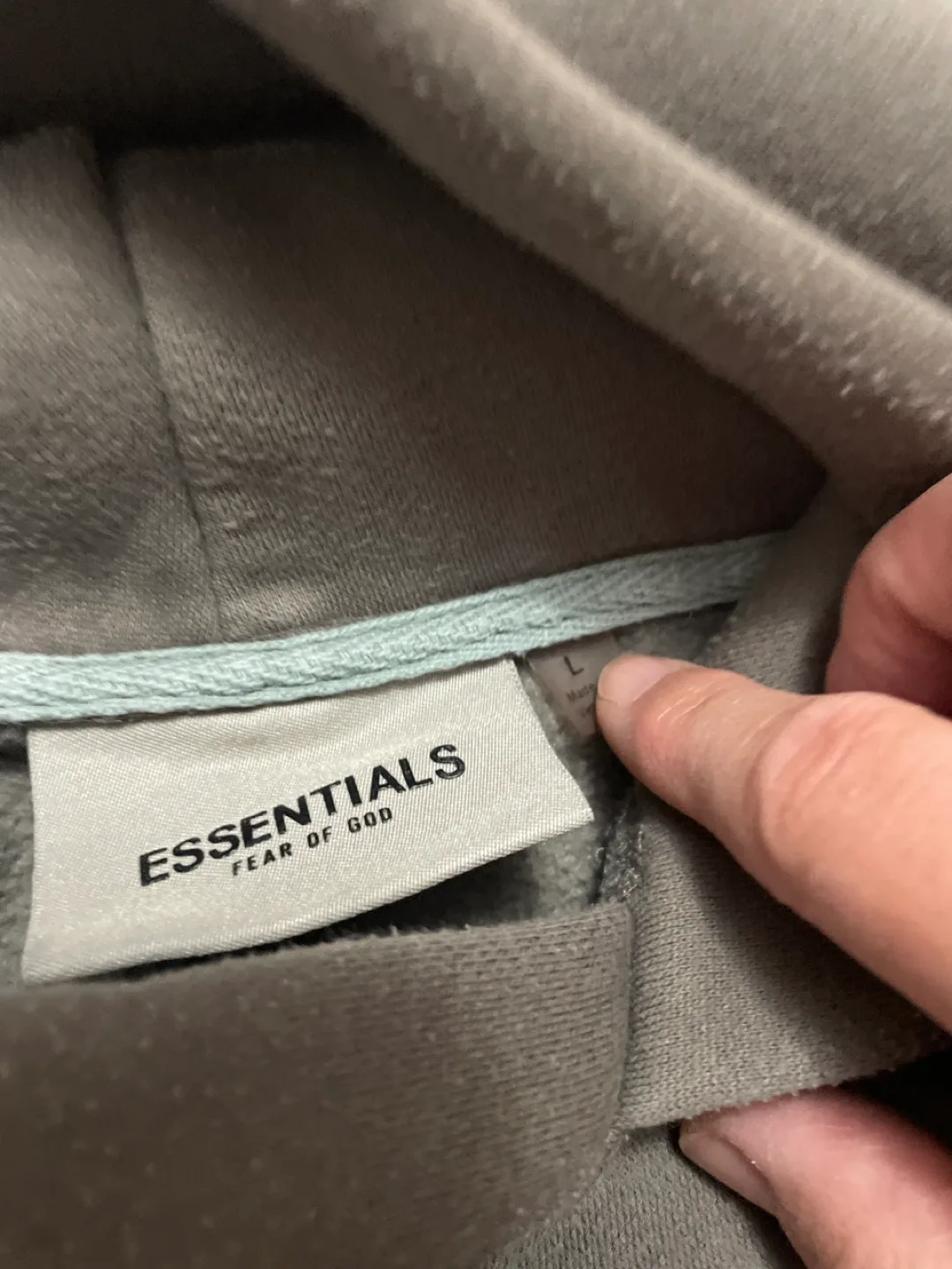 Essentials men’s Hoodie like new size L image indicator(5)