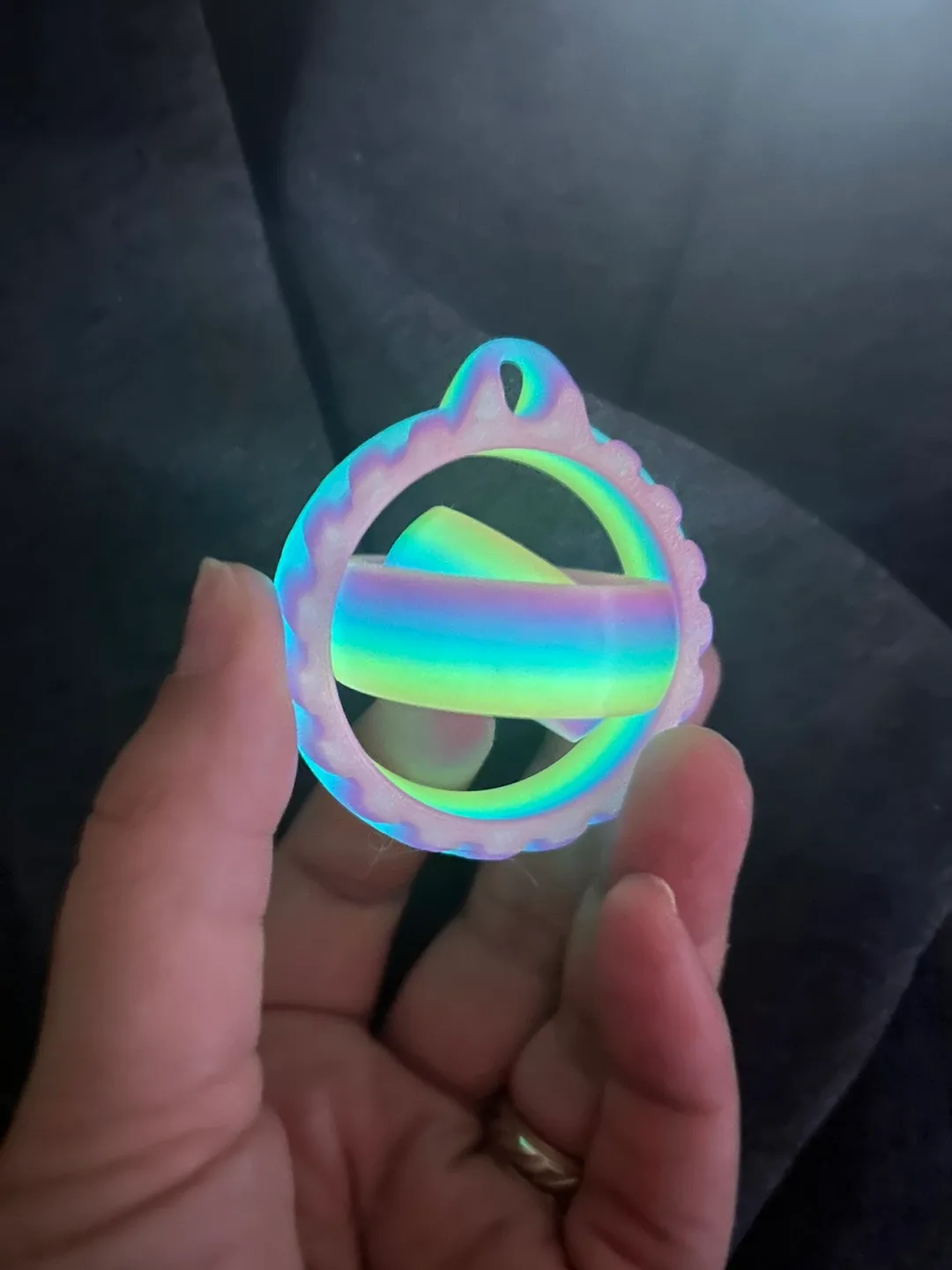 Fidget - Glow in dark  Rainbow (autism, ADHD) image indicator(2)