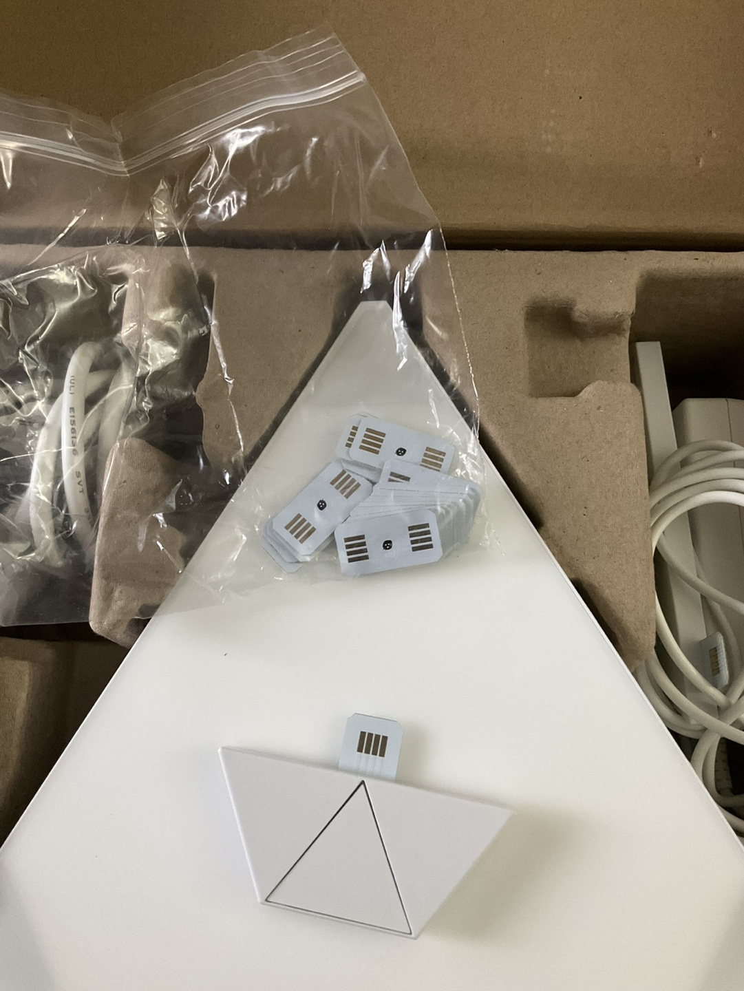 Nanoleaf Shapes - Triangle - 13 Panels - photo 4