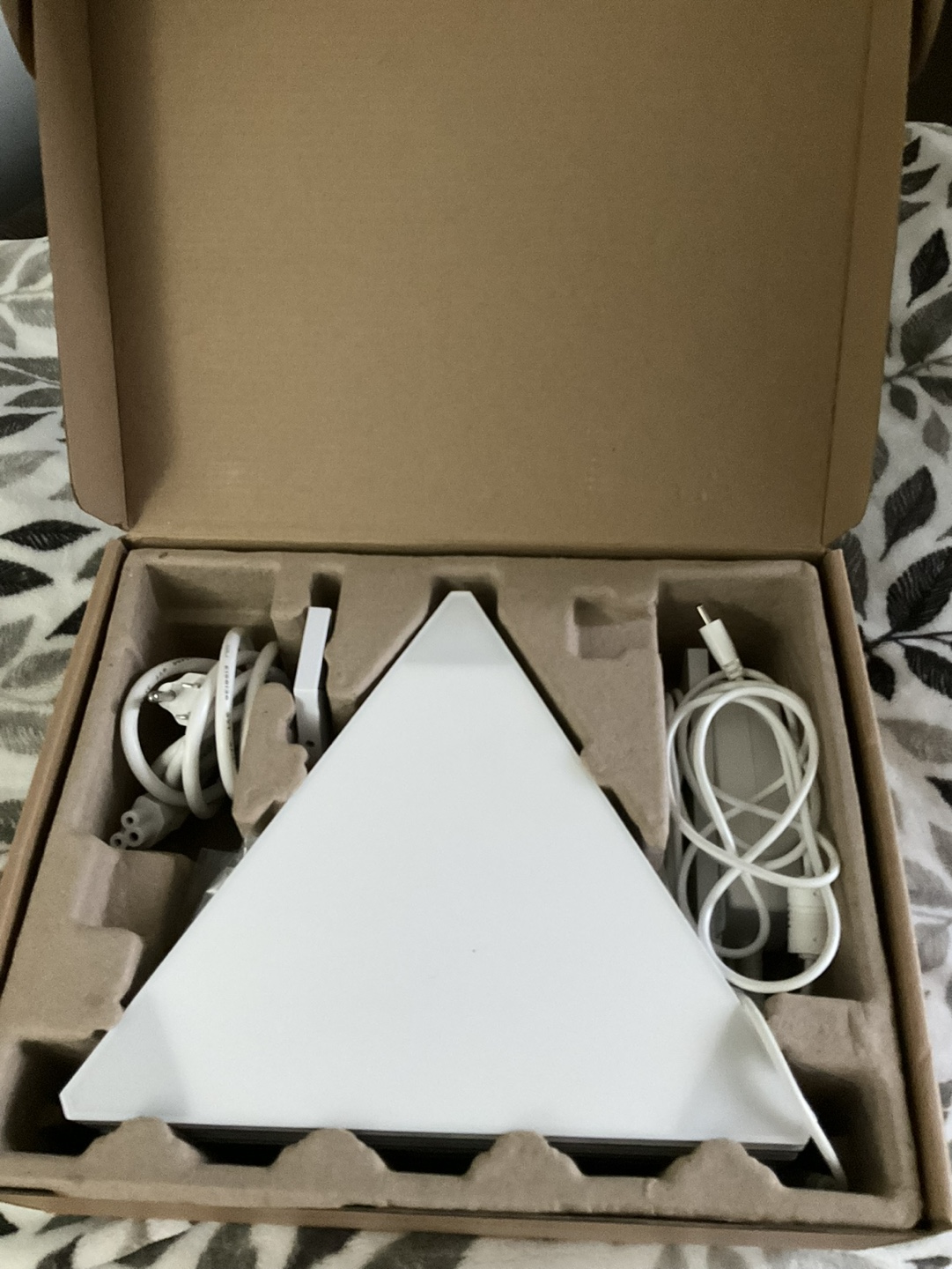 Nanoleaf Shapes - Triangle - 13 Panels - photo 3