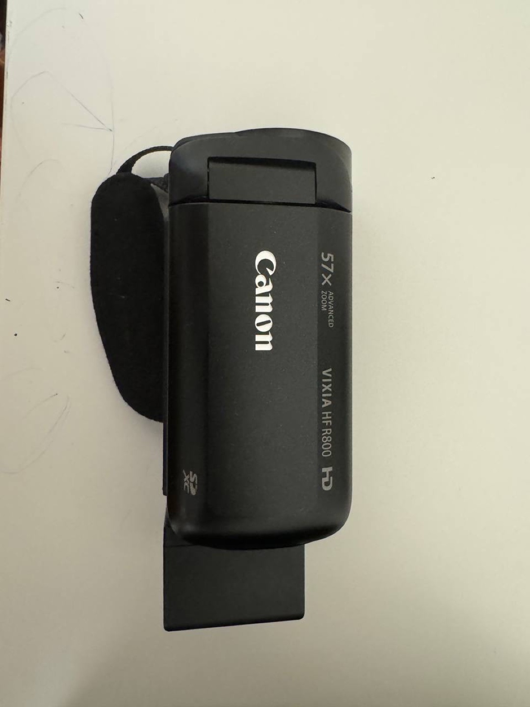 Canon VIXIA HF R800 Camcorder - photo 4