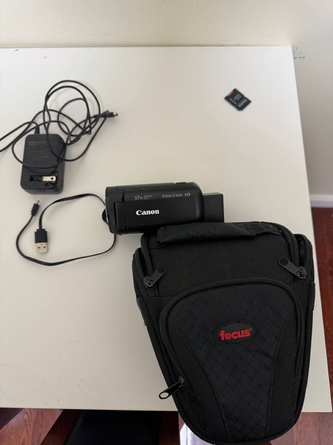 Canon VIXIA HF R800 Camcorder - photo 2