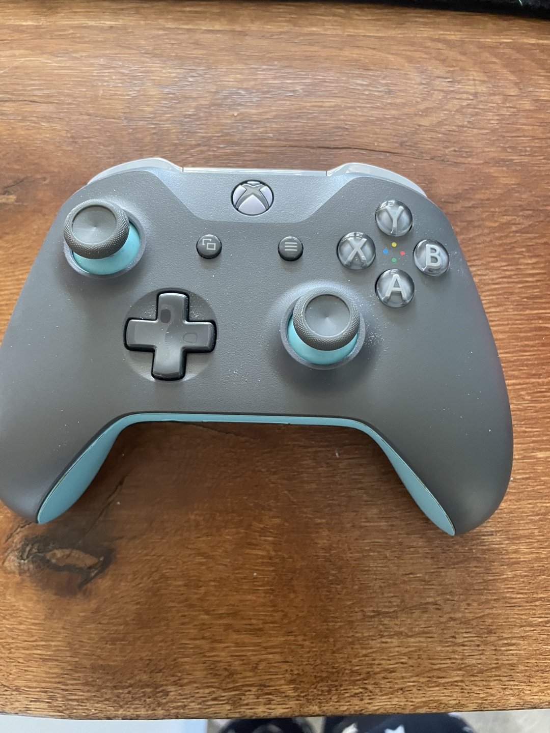 5 xbox controllers - photo 2