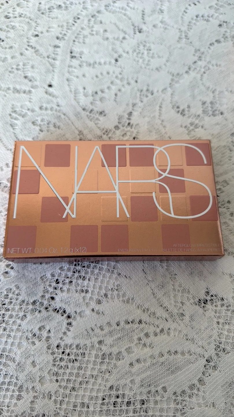 NARS Afterglow Eyeshadow Palette 🆕 Retail: $82.00 before tax image indicator(4)