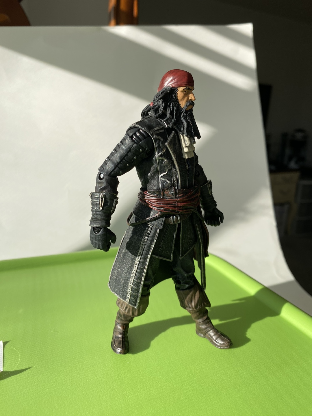Blackbeard Pirates of the Caribbean Assassin Creed - photo 2