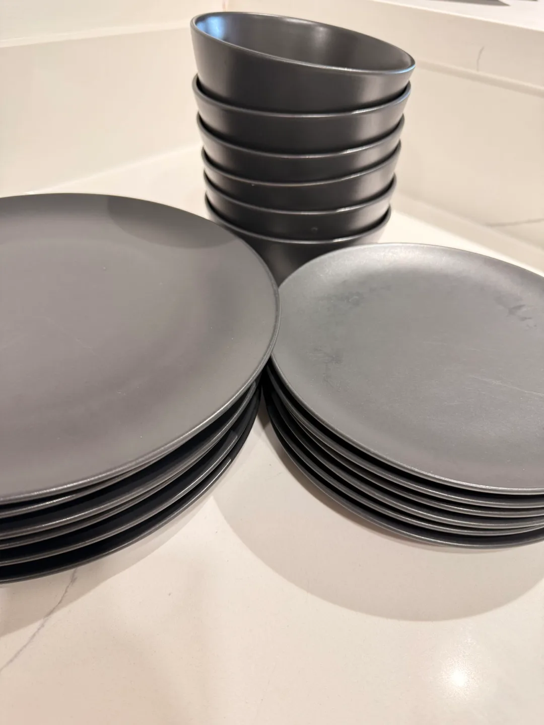 Dark Gray Dinnerware Set image indicator(4)