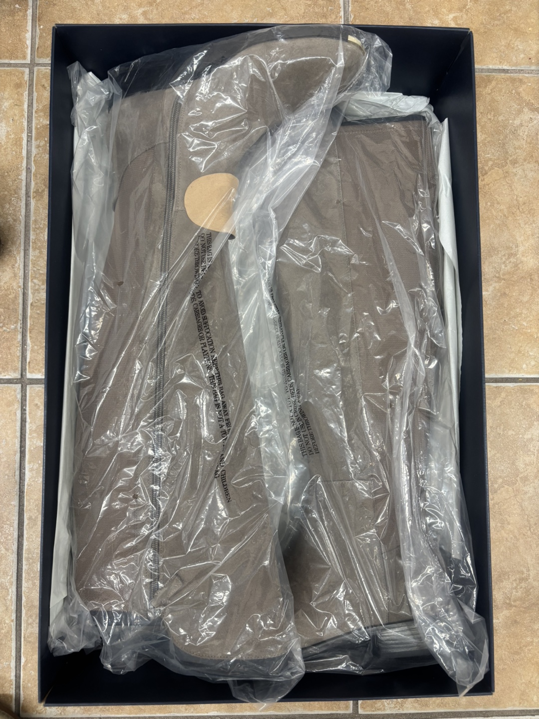 Brande new Cole Haan women boot size 7.5 - photo 3