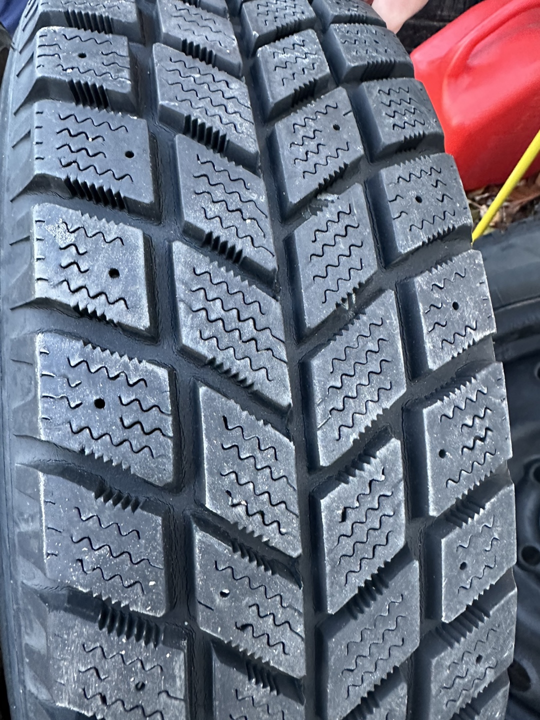 Set of 4 Winter Tires 175/70R14 - photo 3