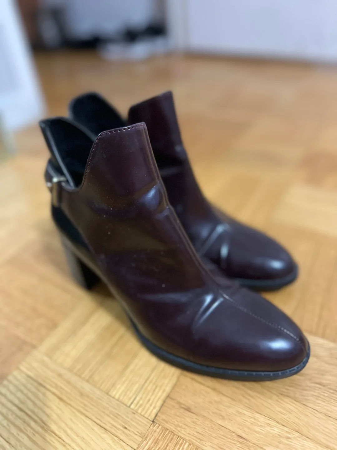 Zara Burgundy Ankle Boots image indicator(2)