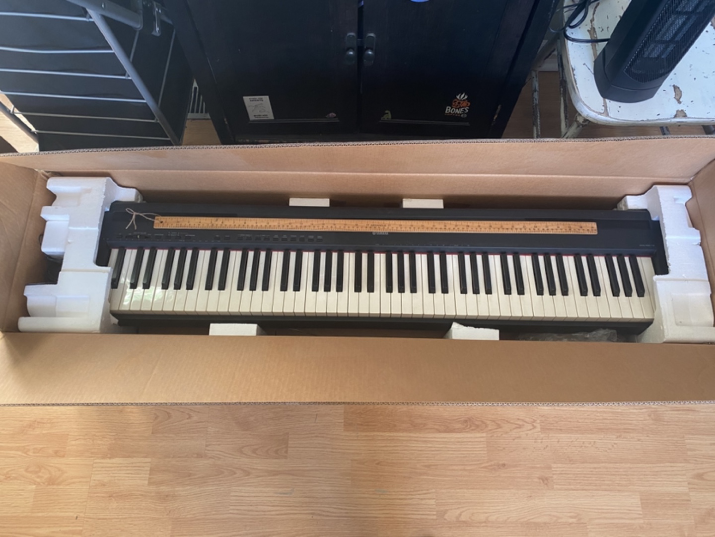 Keyboard and Stand - photo 2