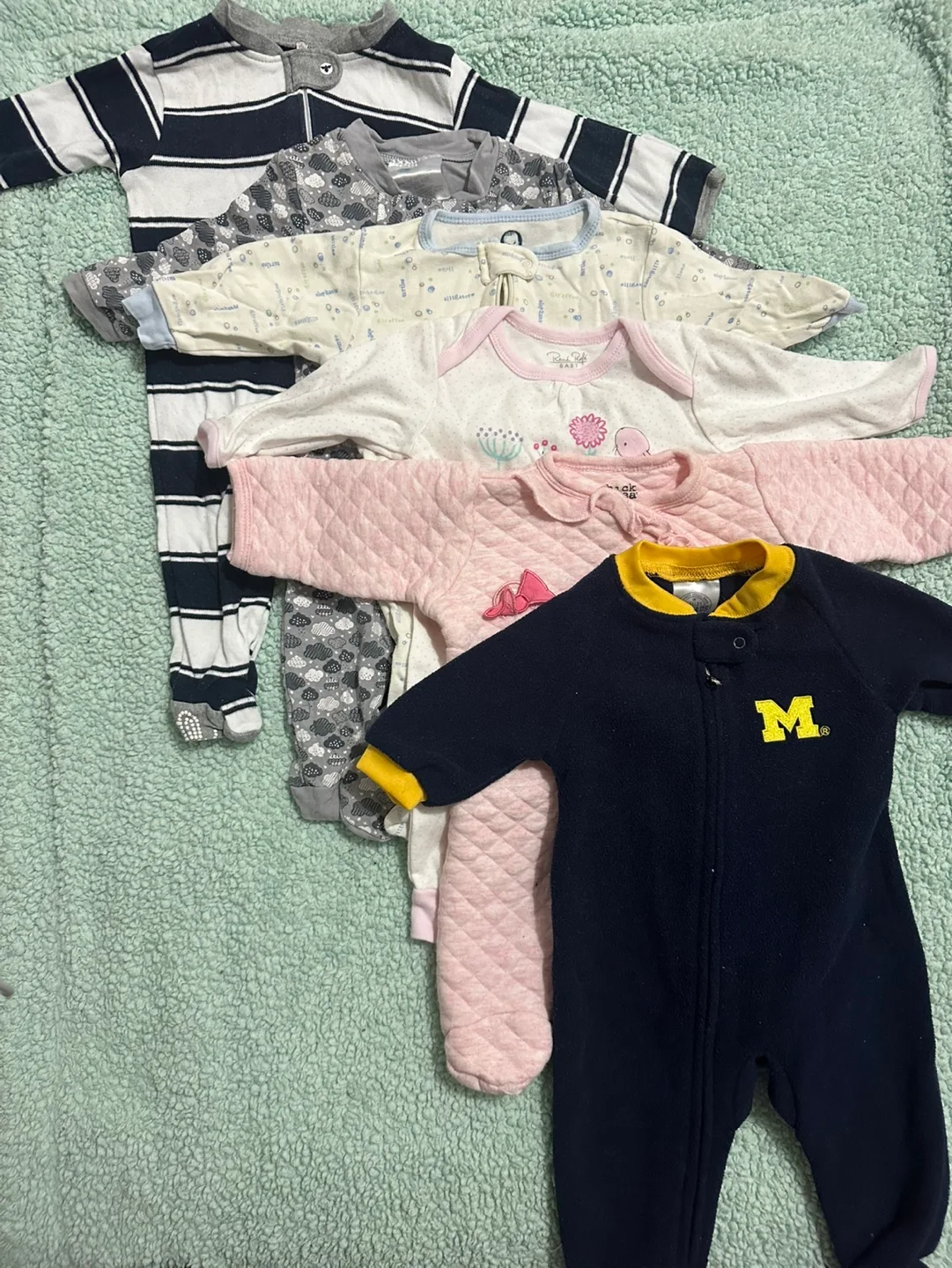 Baby Clothes Bundle - 0-3 Months image indicator(2)