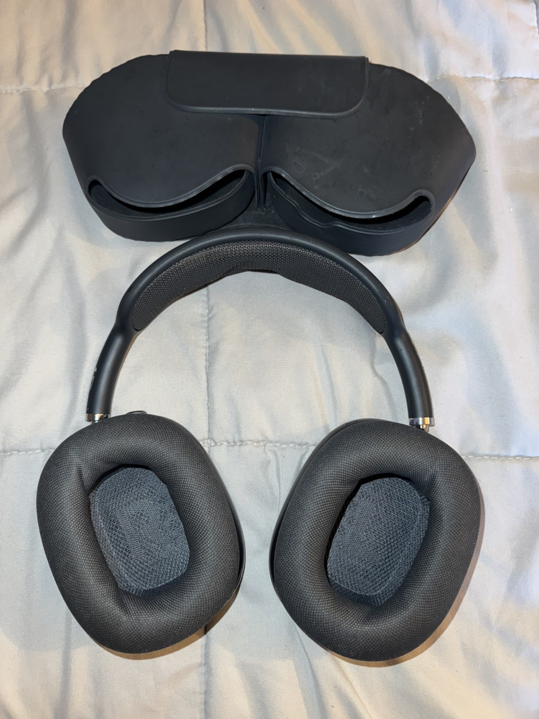 AirPod Maxes - photo 2