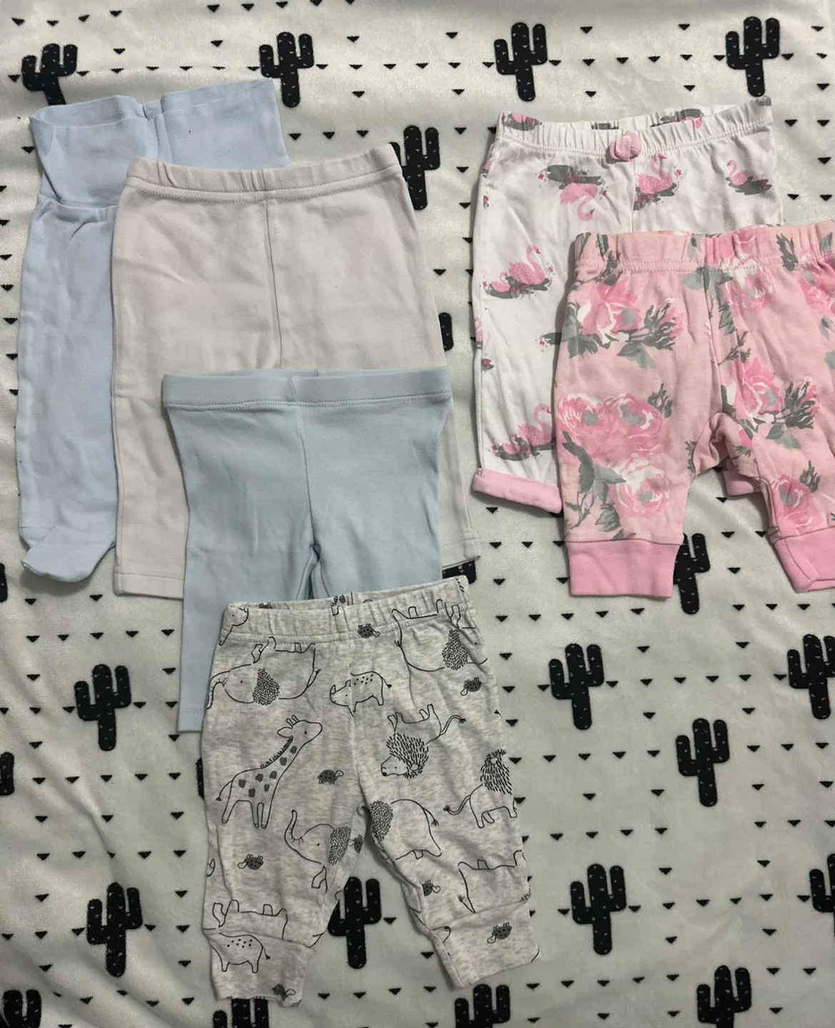 Baby Clothes Bundle - 0-3 Months image indicator(6)