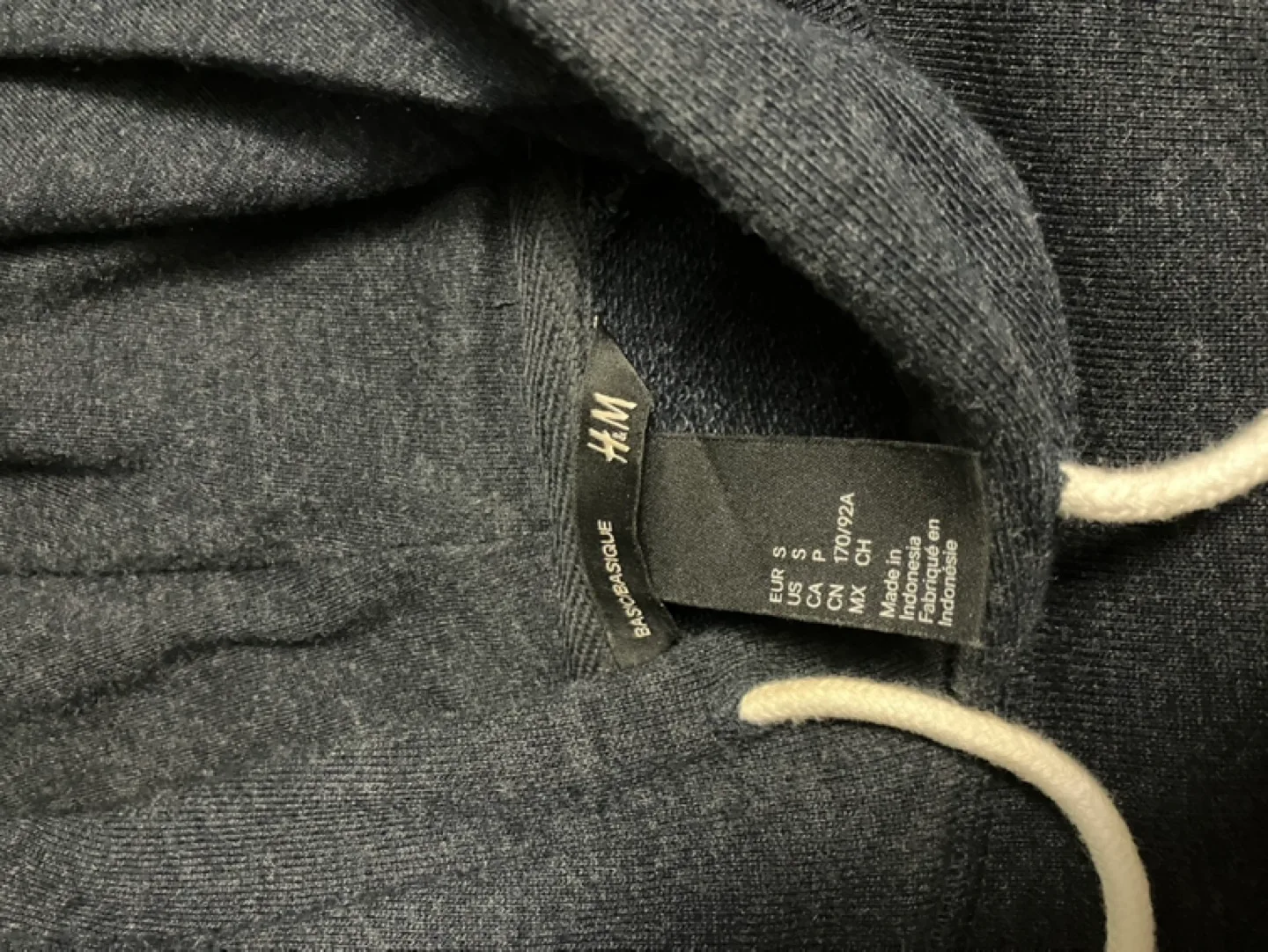 H&M men’s hooded sweater image indicator(2)