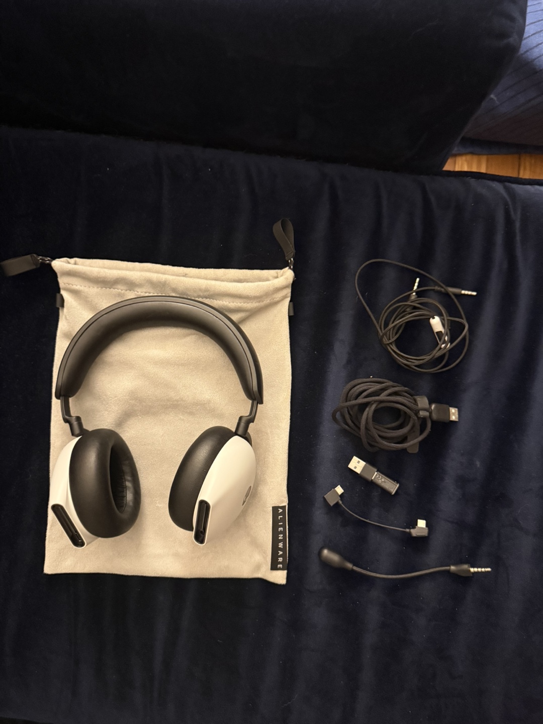 Alienware Tri-Mode Wireless Gaming Headset AW920H - Lunar Light - photo 5