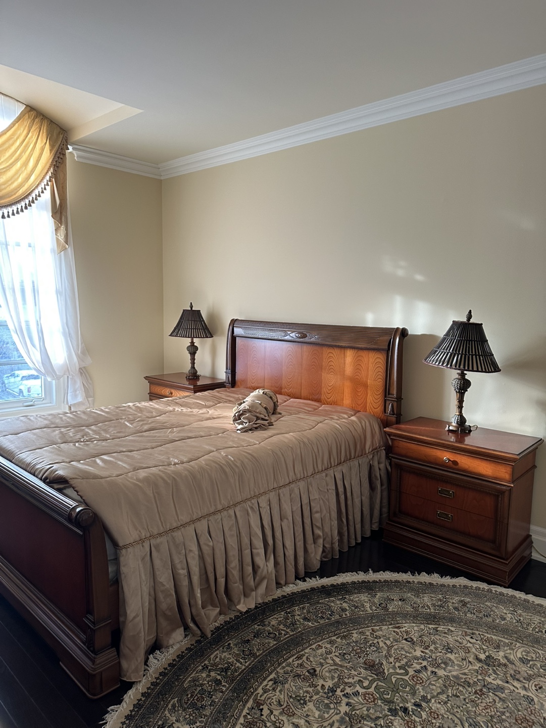 4 piece queen bedroom