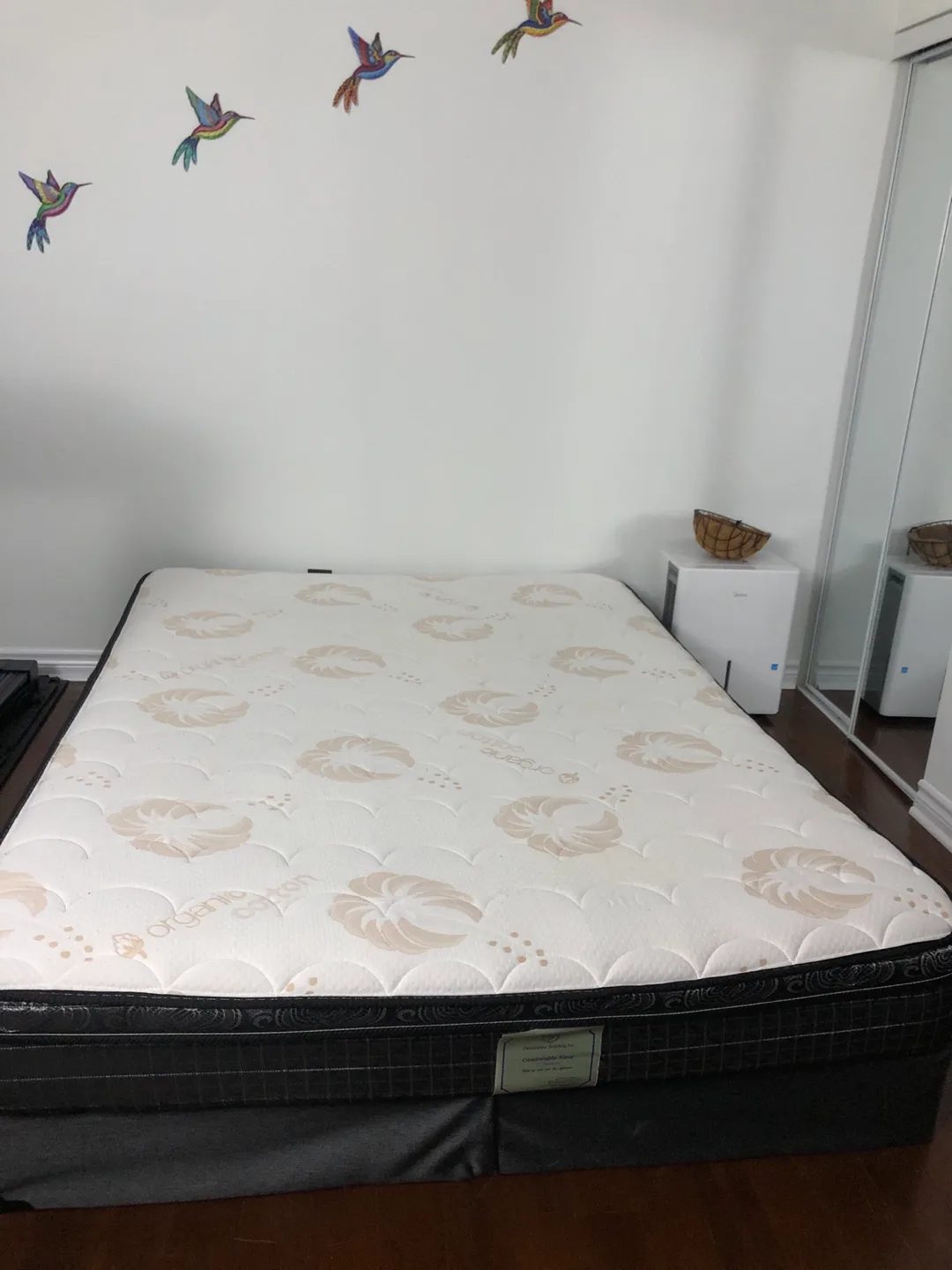 **FREE**Queen Mattress thumbnail