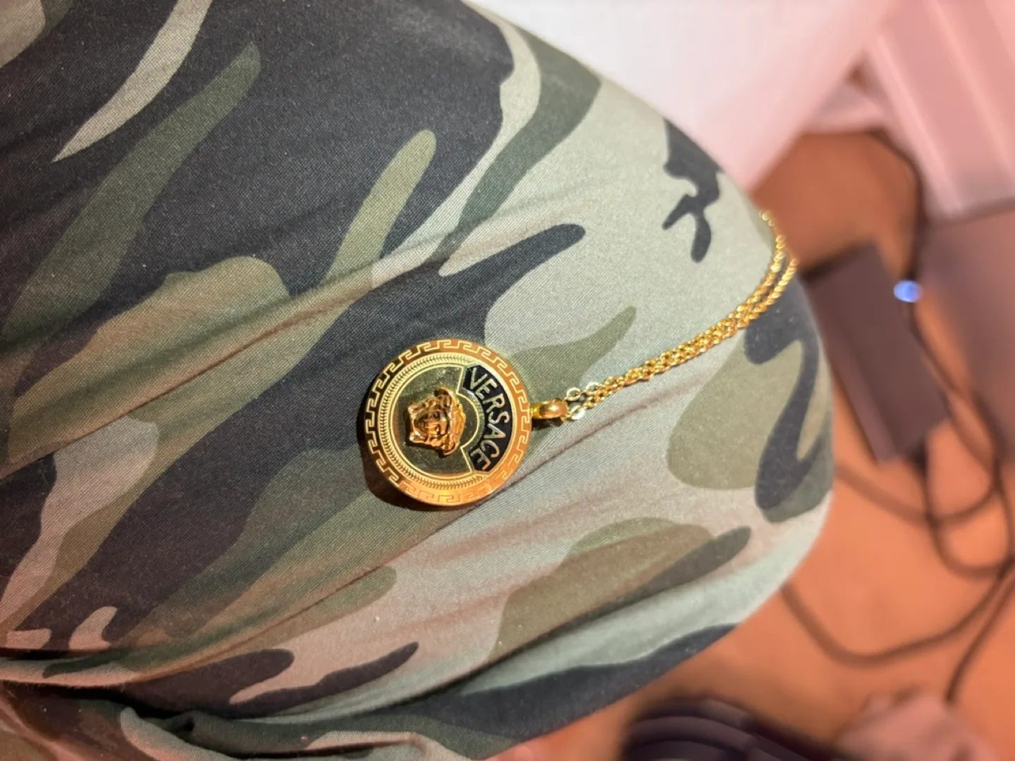 Versace Gold plated  Necklace image indicator(3)