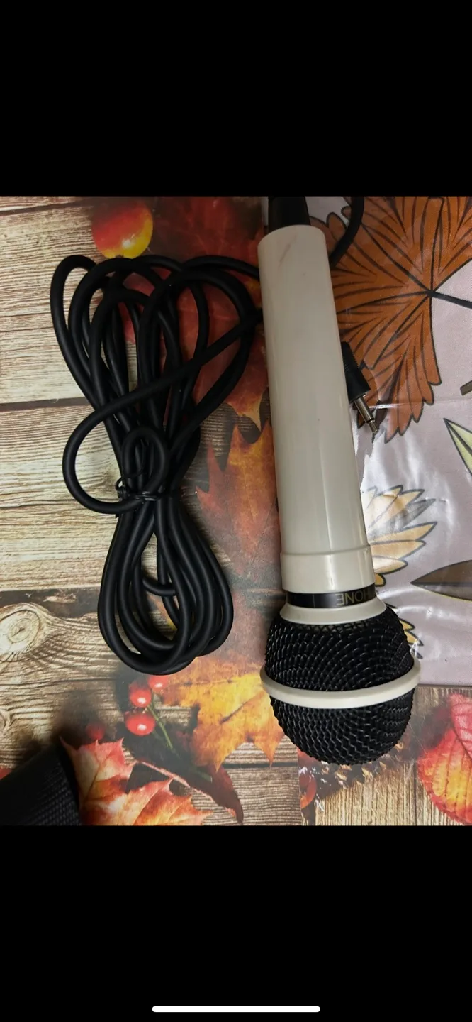 Wired Microphone thumbnail