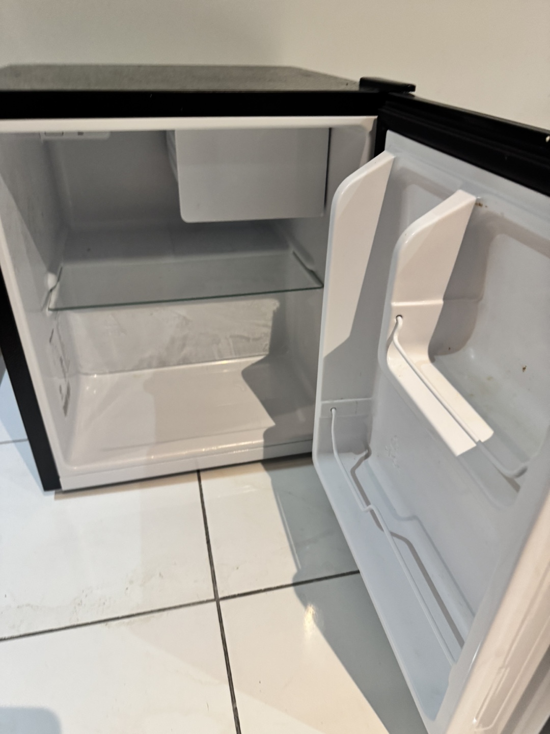 Mini Fridge - photo 5