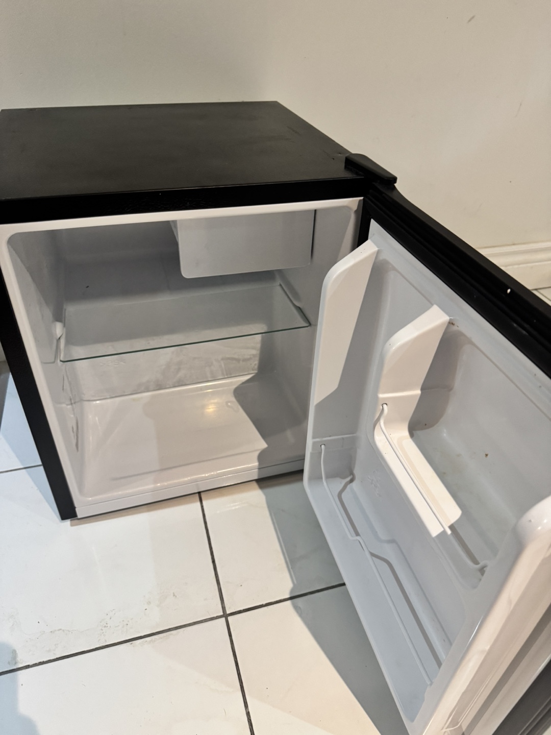 Mini Fridge - photo 2